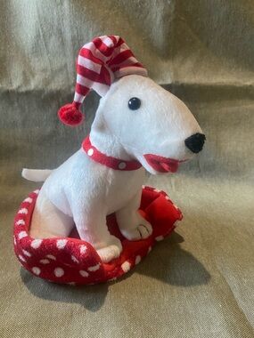 2007 “Night Time” Dog Target White Plush Dog with Red Striped Hat and Red Bed